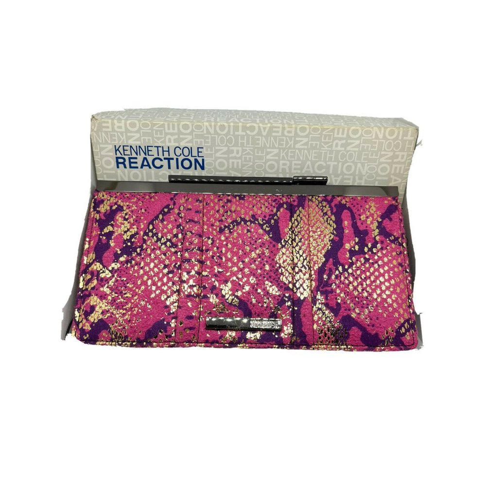 NWT Kenneth Cole Wallet Pink Snake Color With Compartments